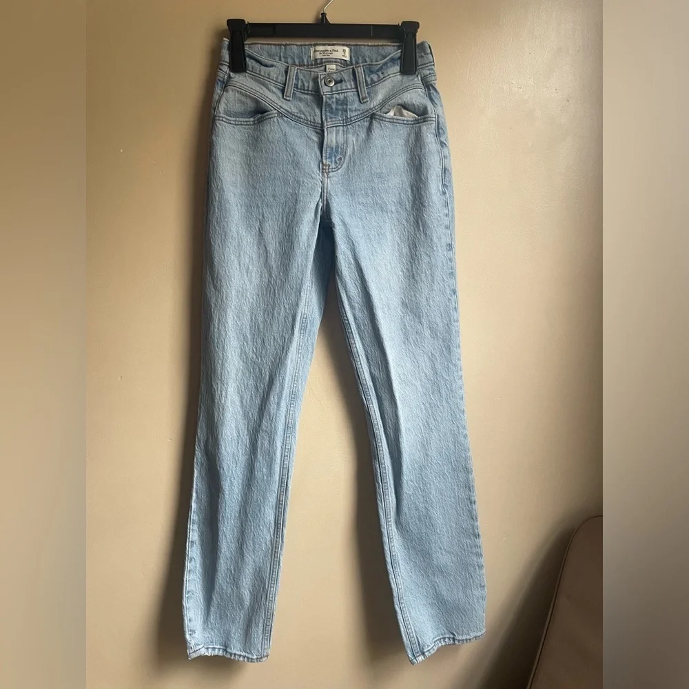 Abercrombie & Fitch the 90s Straight Mid Rise Jeans Light Wash Size 0L
